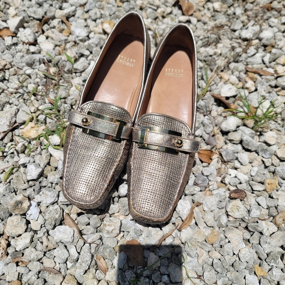 Stuart Weitzman Moccasins Size 9 Made in Spain Gold Leather Loafers Shoes - Picture 4 of 7